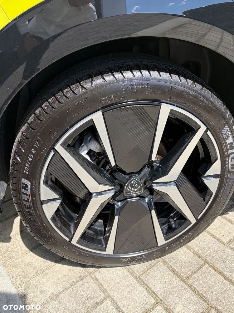 Peugeot 208 1.2 mHEV GT - 16