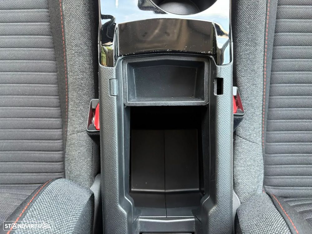 Peugeot 2008 1.2 PureTech Allure EAT8 - 24