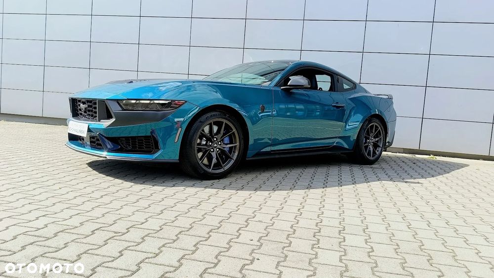 Ford Mustang - 4