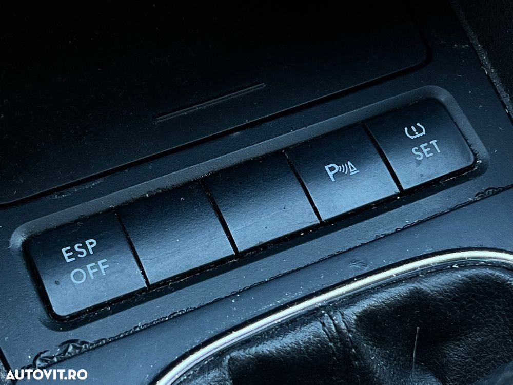 Volkswagen Golf 2.0 TDI Comfortline - 20