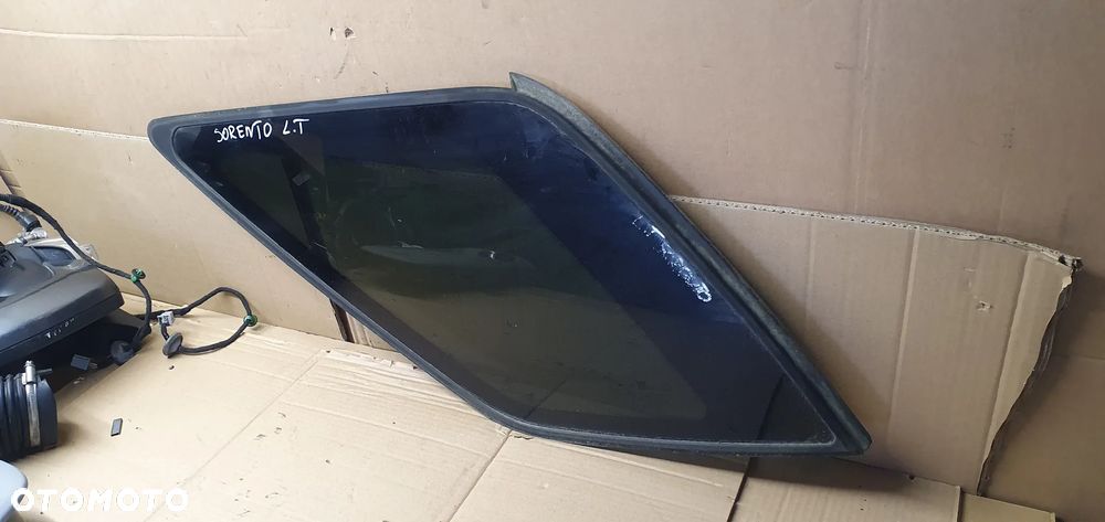 Szyba lewy tył tylna lewa Kia Sorento I AS3 - 3