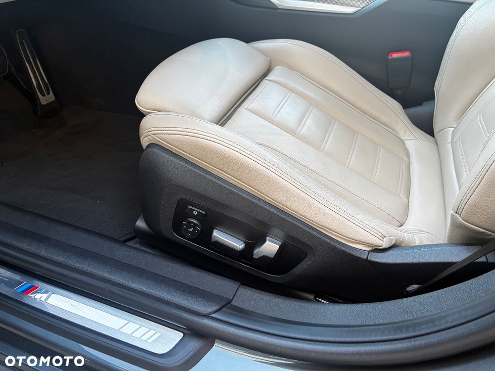 BMW Seria 3 320d xDrive M Sport Shadow sport - 12