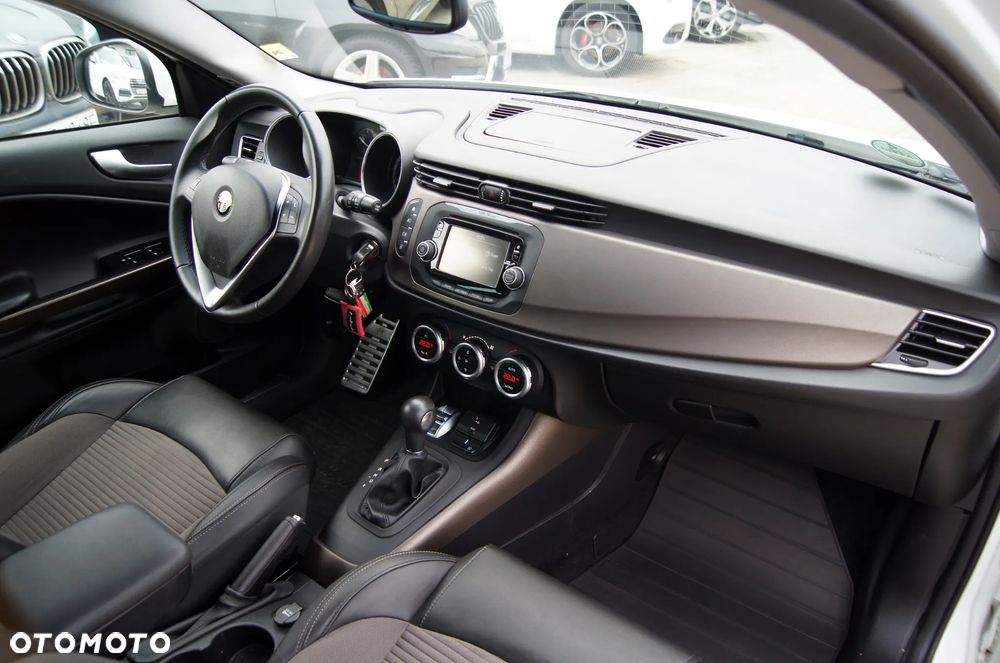 Alfa Romeo Giulietta 1.4 TB MultiAir Exclusive TCT - 16