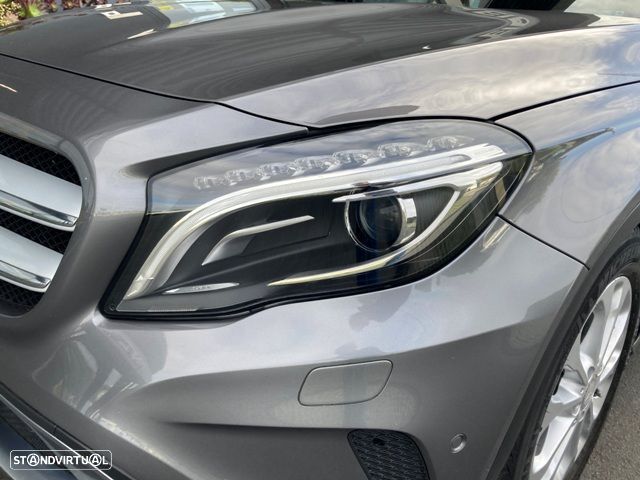 Mercedes-Benz GLA 220 d Urban — fotografia 12
