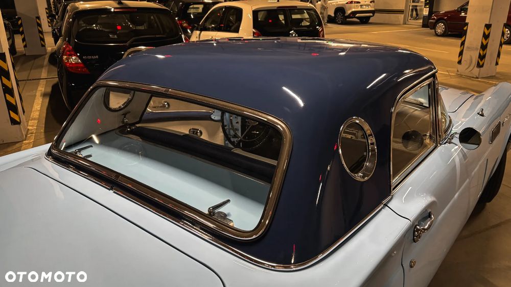 Ford Thunderbird - 13