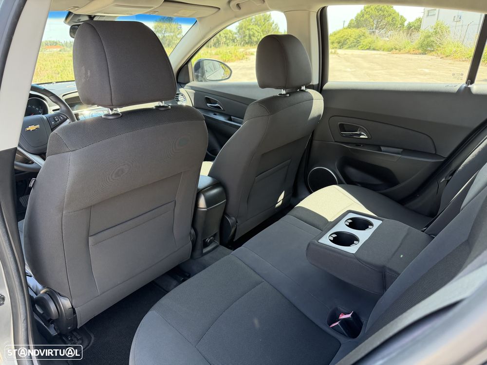 Chevrolet Cruze 1.6 LT - 12