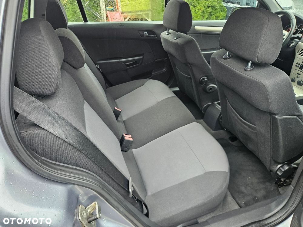 Opel Astra 1.6 Caravan Edition - 10