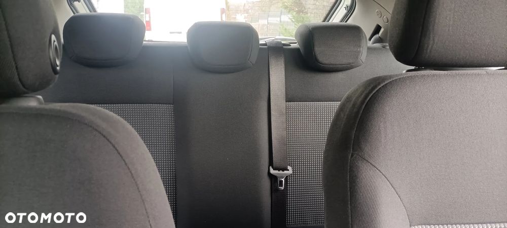 Opel Corsa 1.2 16V Enjoy - 8