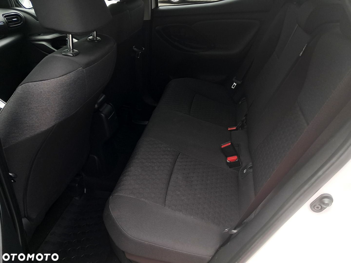 Toyota Yaris - 13