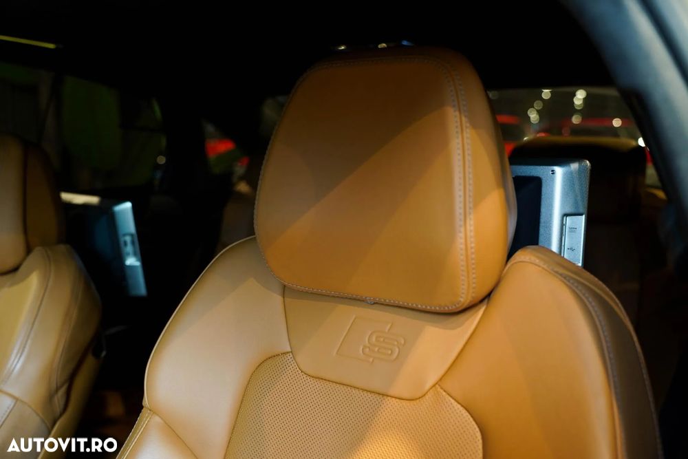 Audi S8 - 16