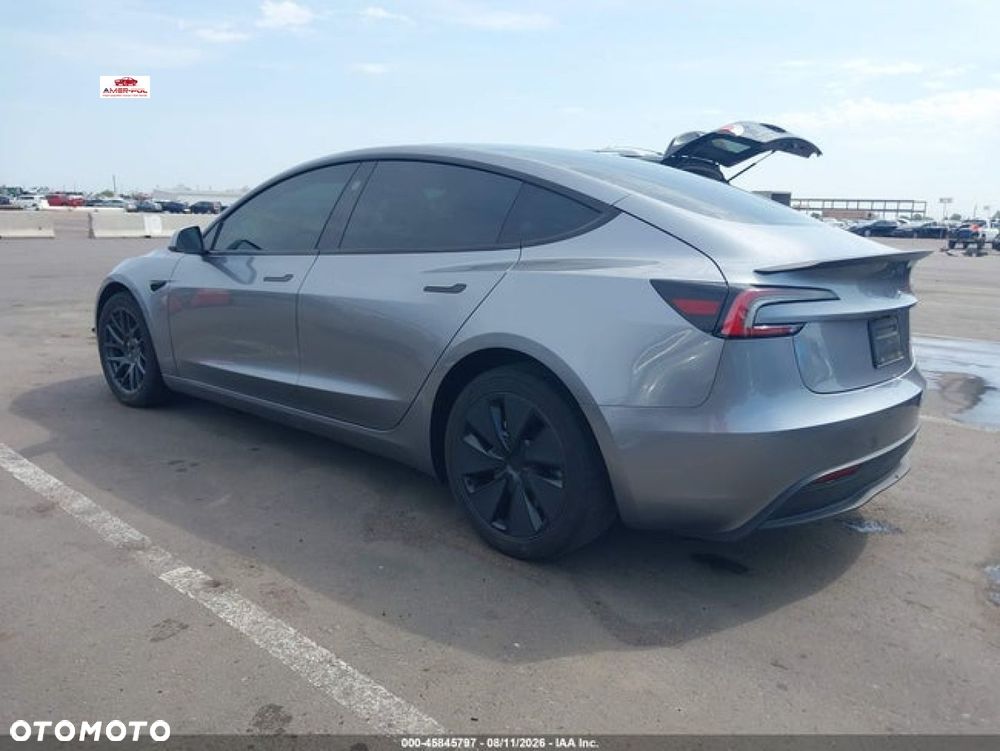 Tesla Model 3 - 3