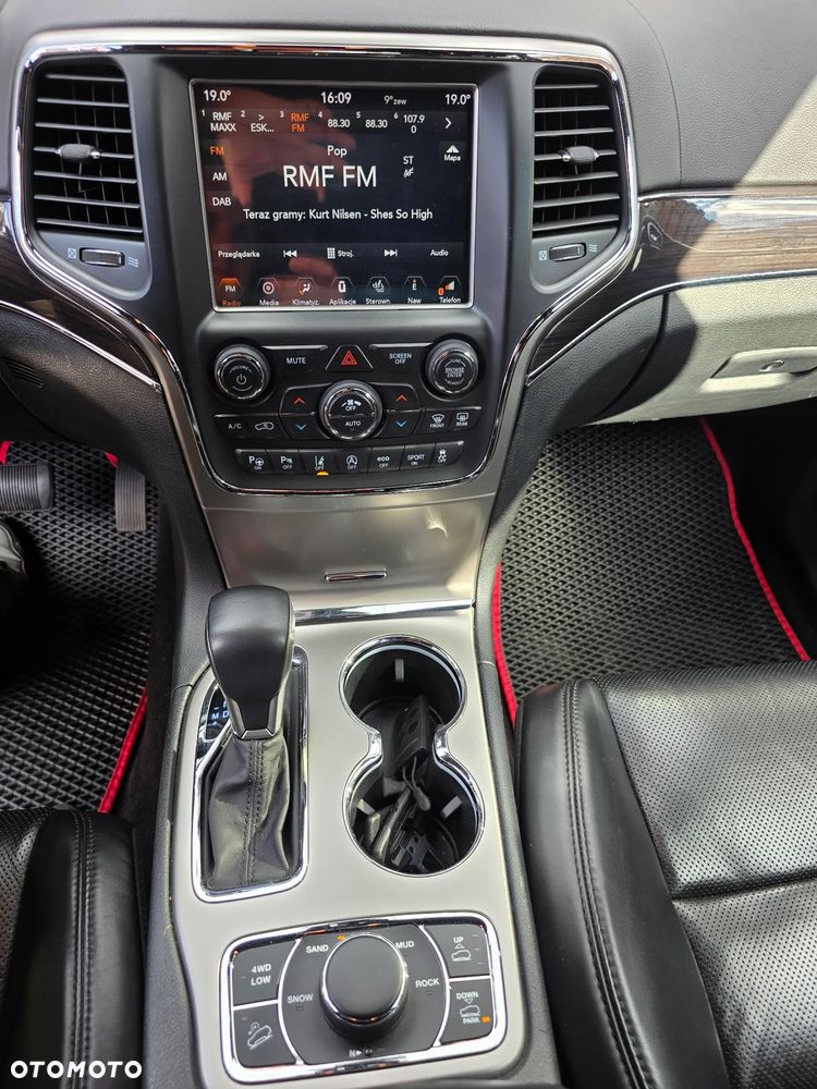 Jeep Grand Cherokee - 11