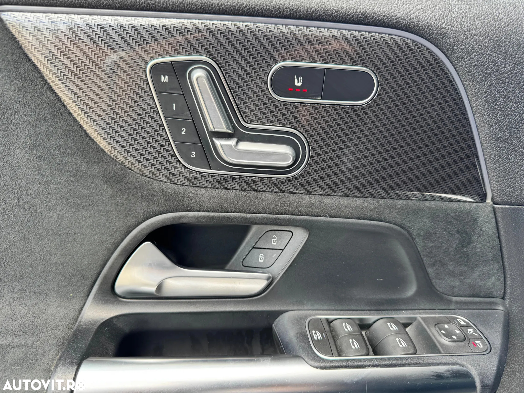 Mercedes-Benz GLA AMG 35 4MATIC - 23