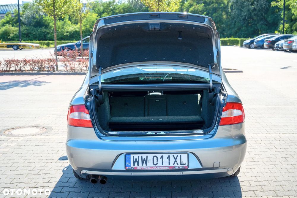 Skoda Superb 2.0 TDI Elegance DSG - 35