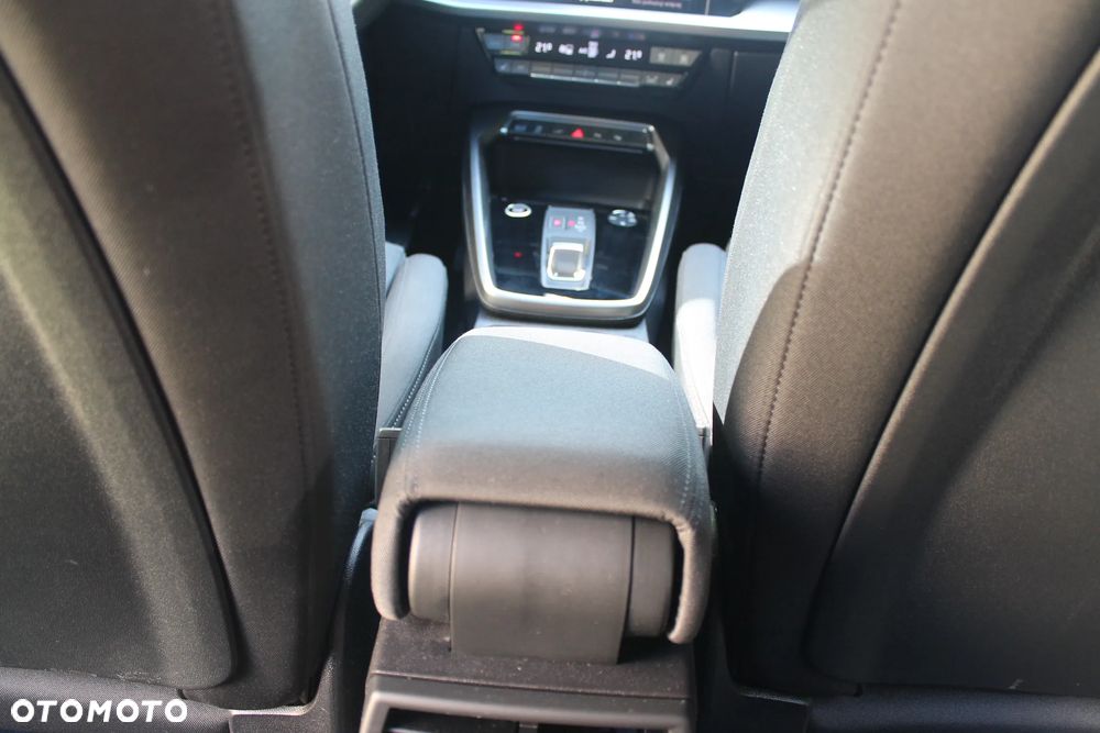 Audi A3 Sportback 1.4 TFSI e-tron Sport S tronic - 22