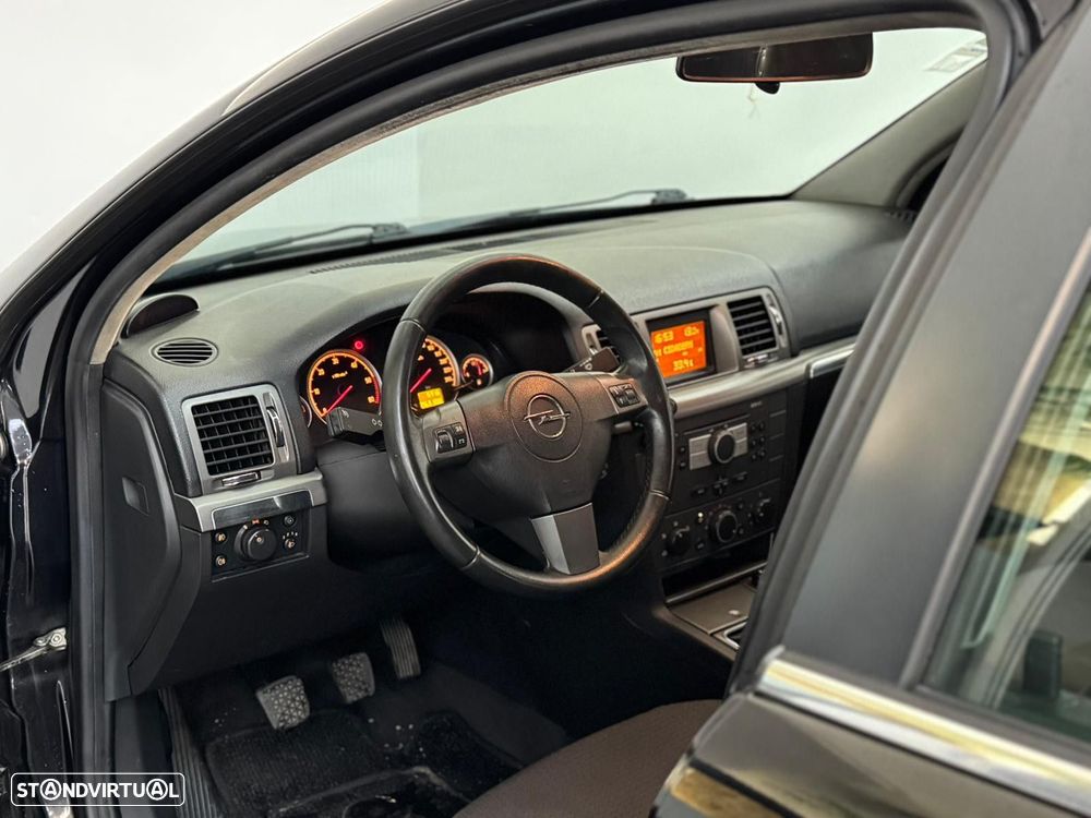 Opel Vectra Caravan 1.9 CDTi Executive - 25