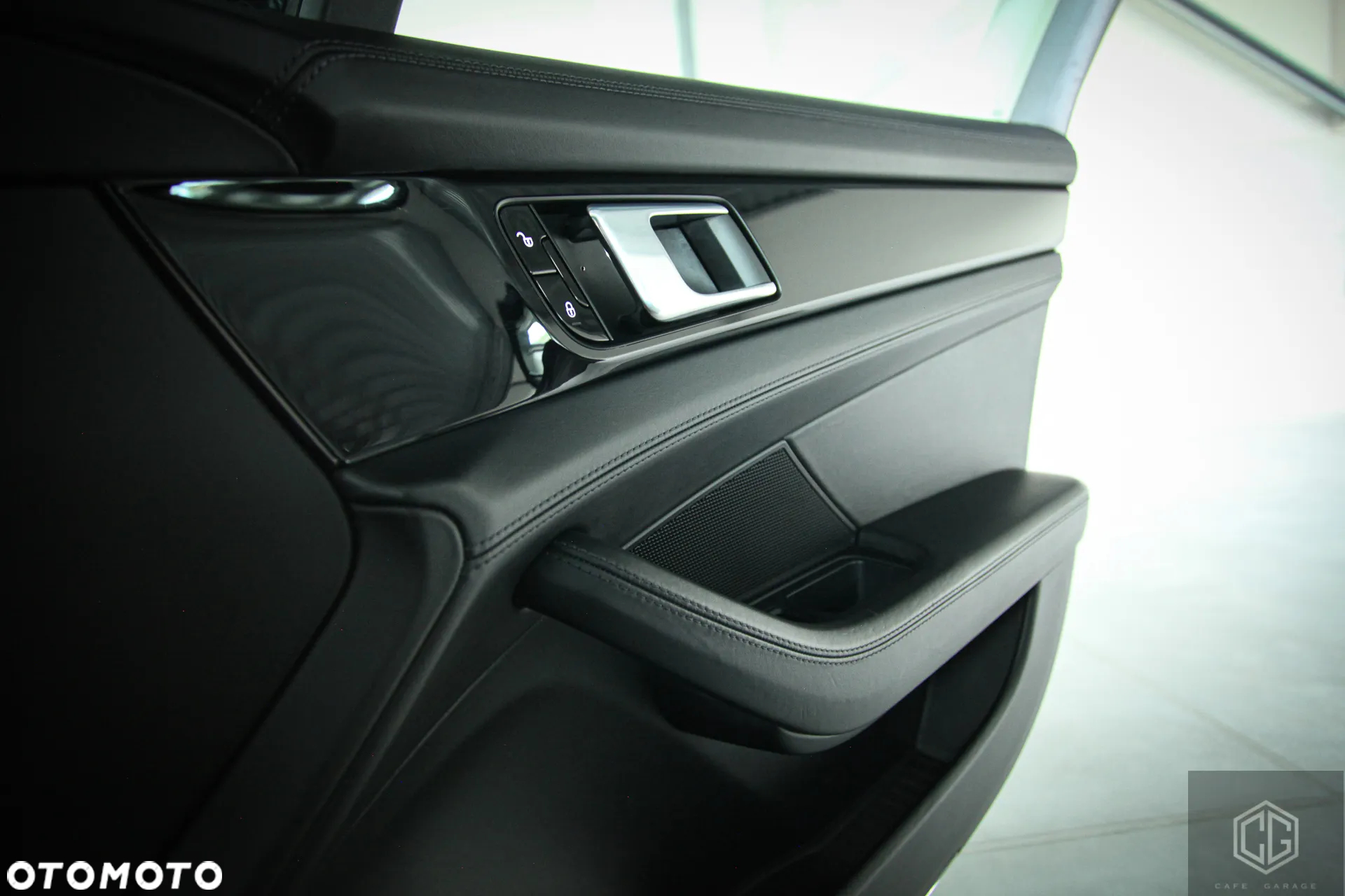 Porsche Panamera 4 - 27