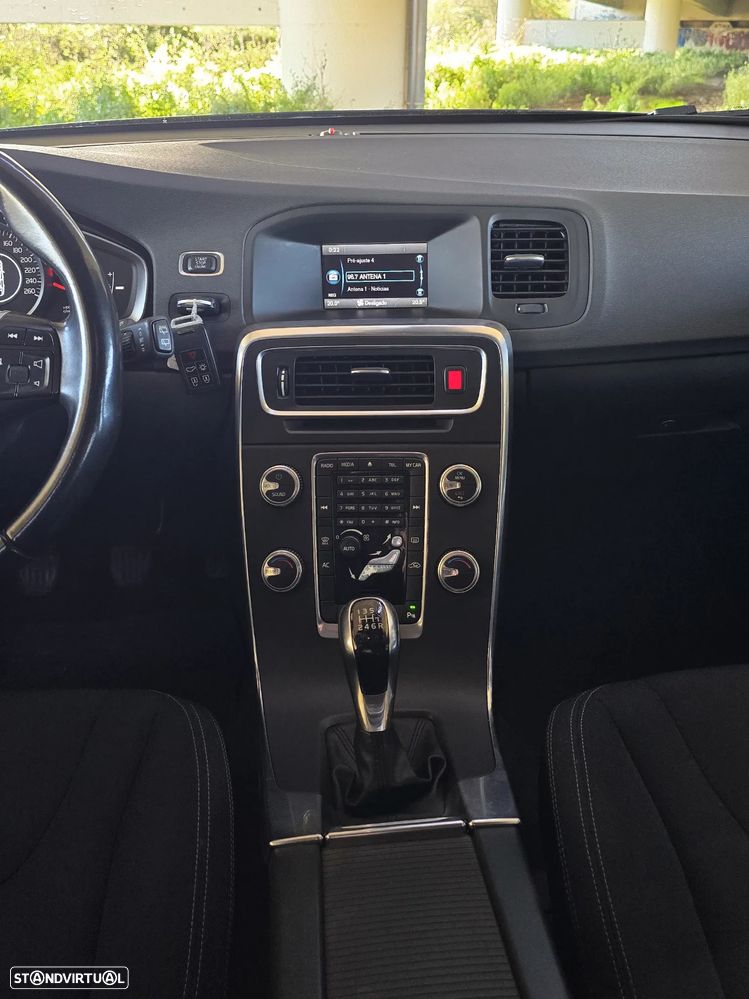 Volvo V60 2.0 D4 Kinetic - 20