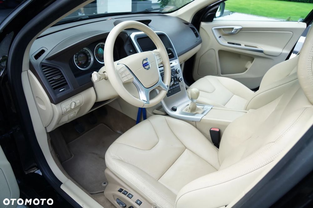 Volvo XC 60 D5 AWD - 25
