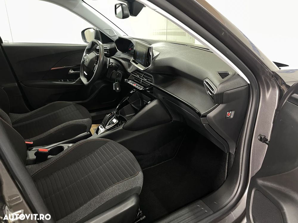 Peugeot 2008 PureTech 130 EAT8 Active - 10