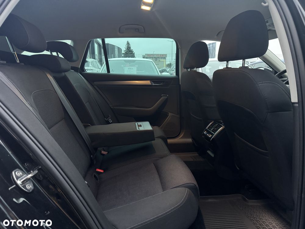 Skoda Superb 2.0 TDI SCR Style DSG - 20