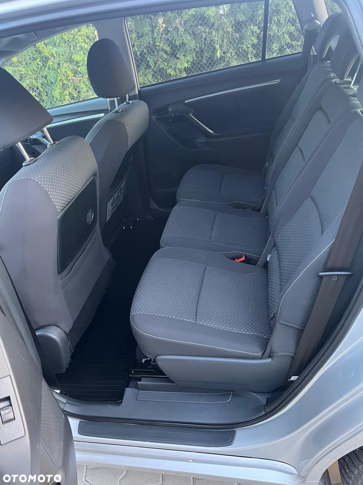 Toyota Verso 2.0 D-4D 7-Sitzer Executive - 11