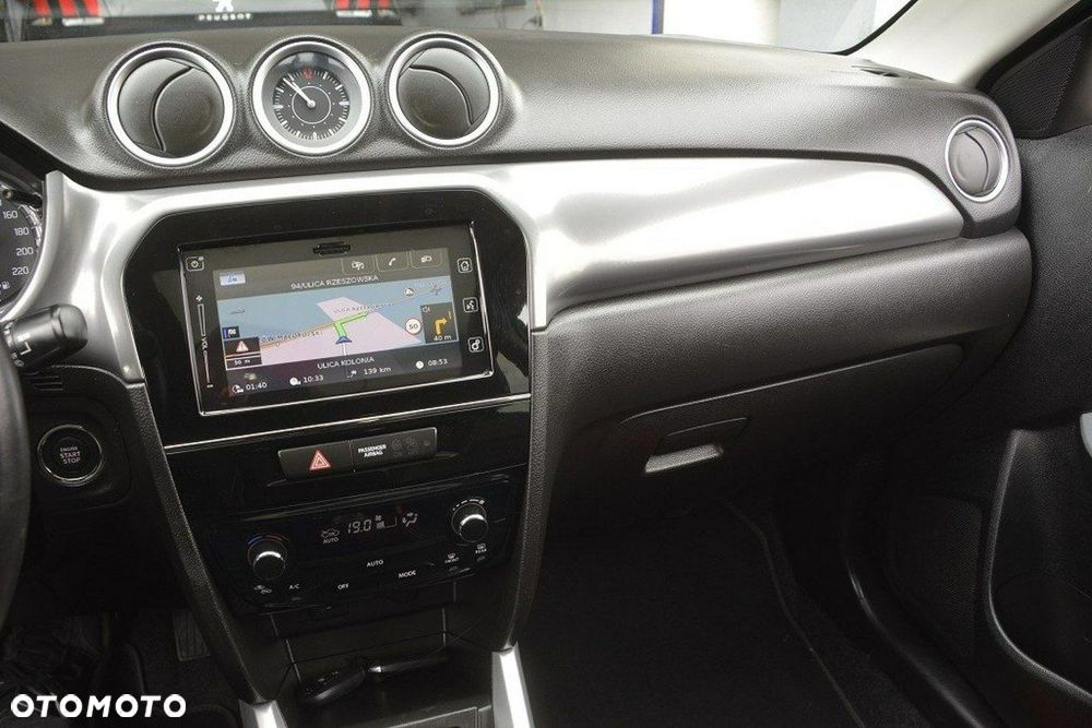 Suzuki Vitara 1.6 XLED 2WD - 24