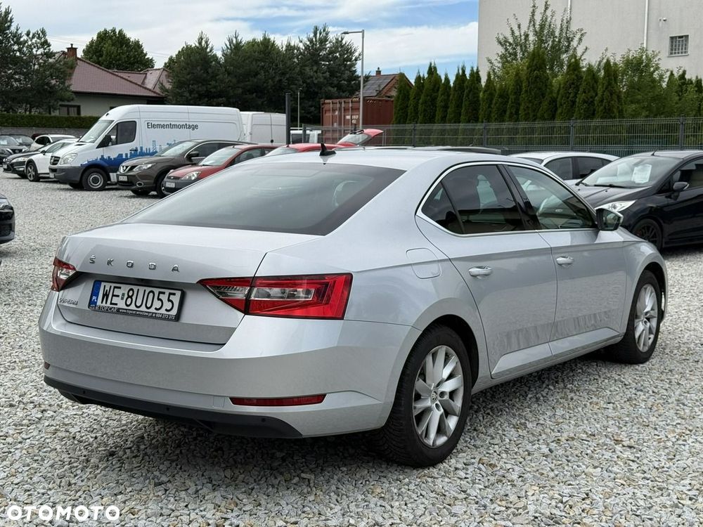 Skoda Superb 2.0 TDI SCR Ambition - 10