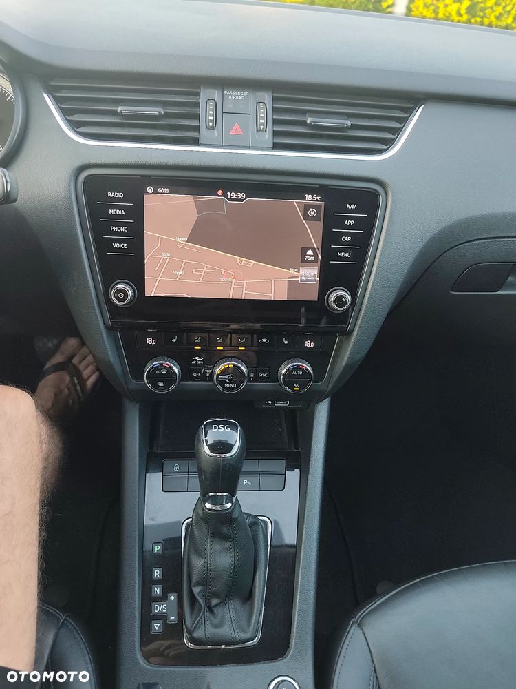 Skoda Octavia 2.0 TDI DSG Premium Edition - 32