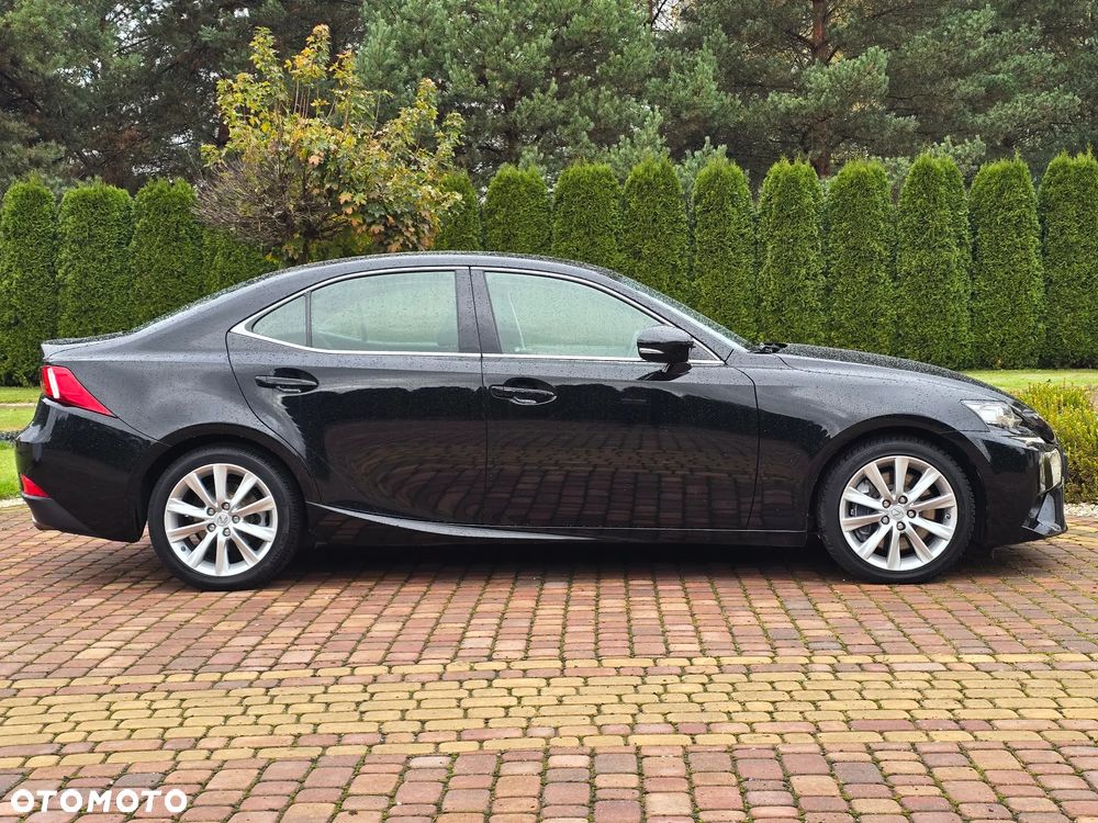 Lexus IS 200t / 300 Prestige - 8