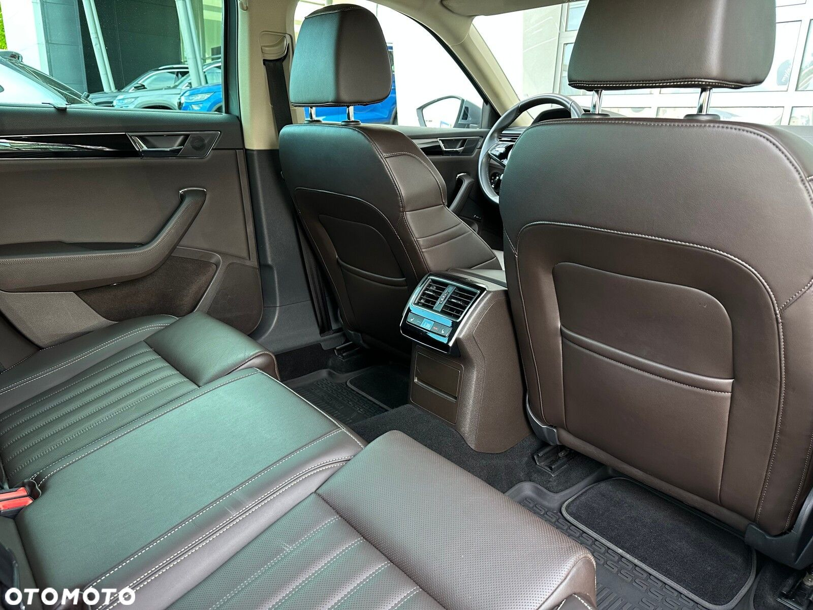Skoda Superb 2.0 TDI SCR L&K DSG - 17
