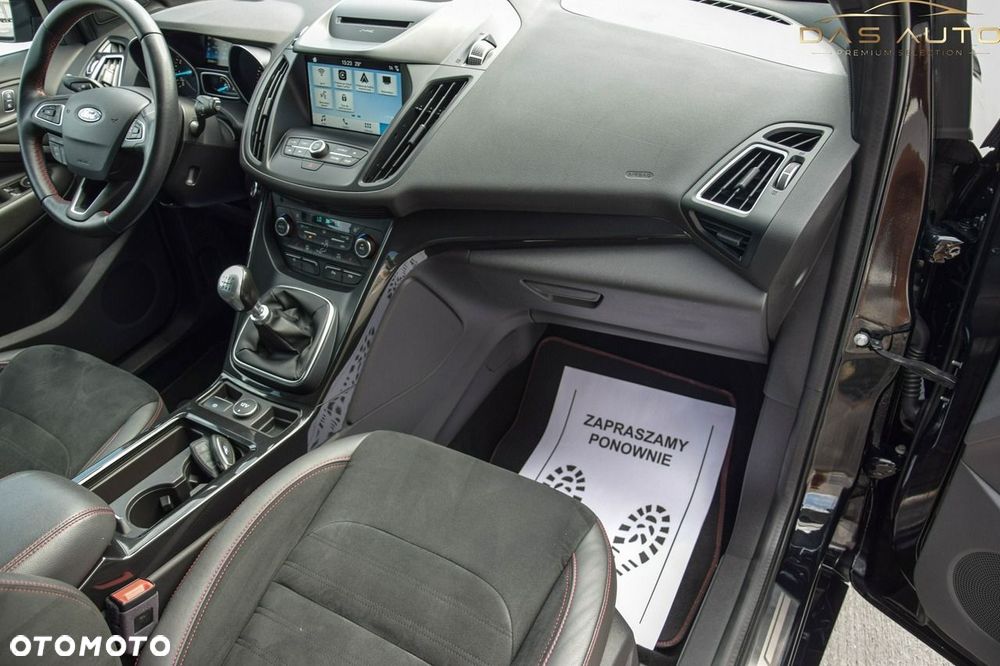 Ford Kuga 1.5 EcoBoost 2x4 ST-Line - 34