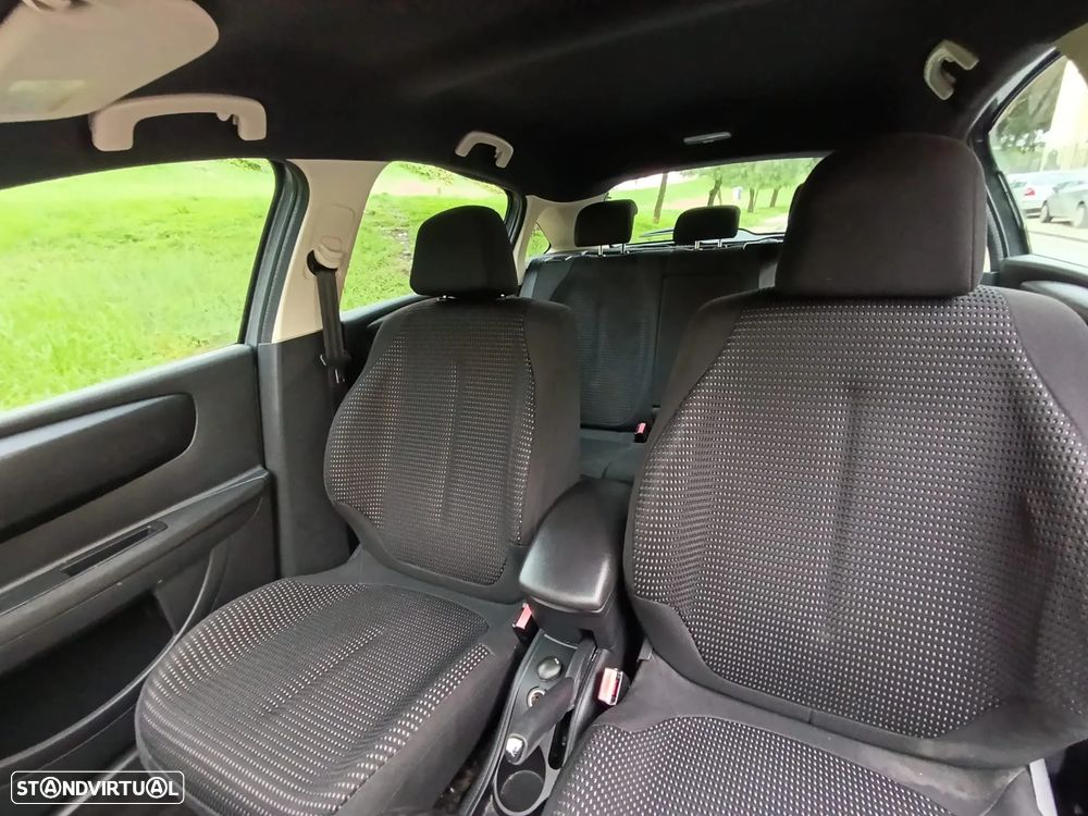 Citroën C4 1.6 HDi Exclusive - 17