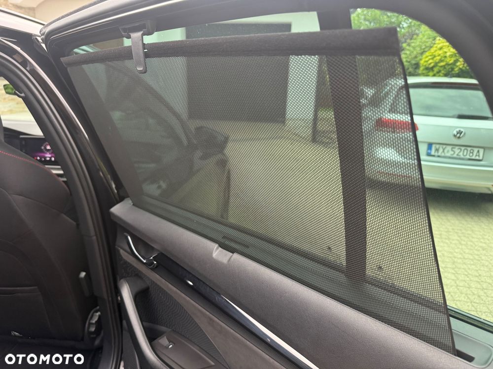 Skoda Octavia 2.0 TDI DSG RS - 25