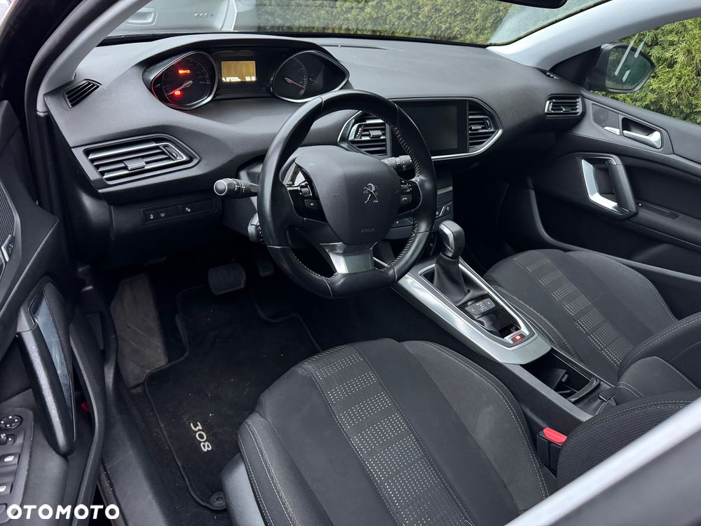 Peugeot 308 PureTech 130 GPF EAT8 Stop & Start Allure Pack - 7