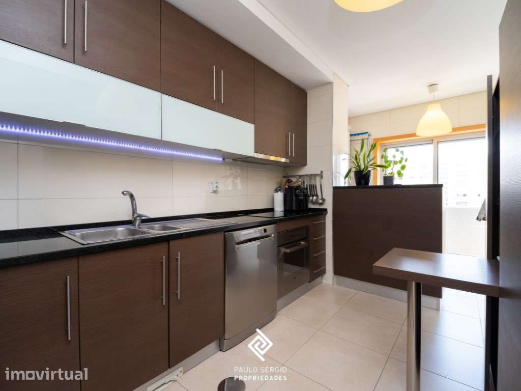 Apartamento T3 em Espinho | Próximo da Praia e Estação - Grande imagem: 2/21