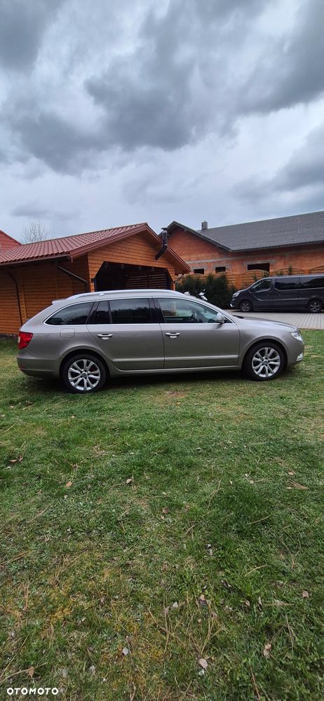 Skoda Superb 2.0 TDI DPF Elegance - 7