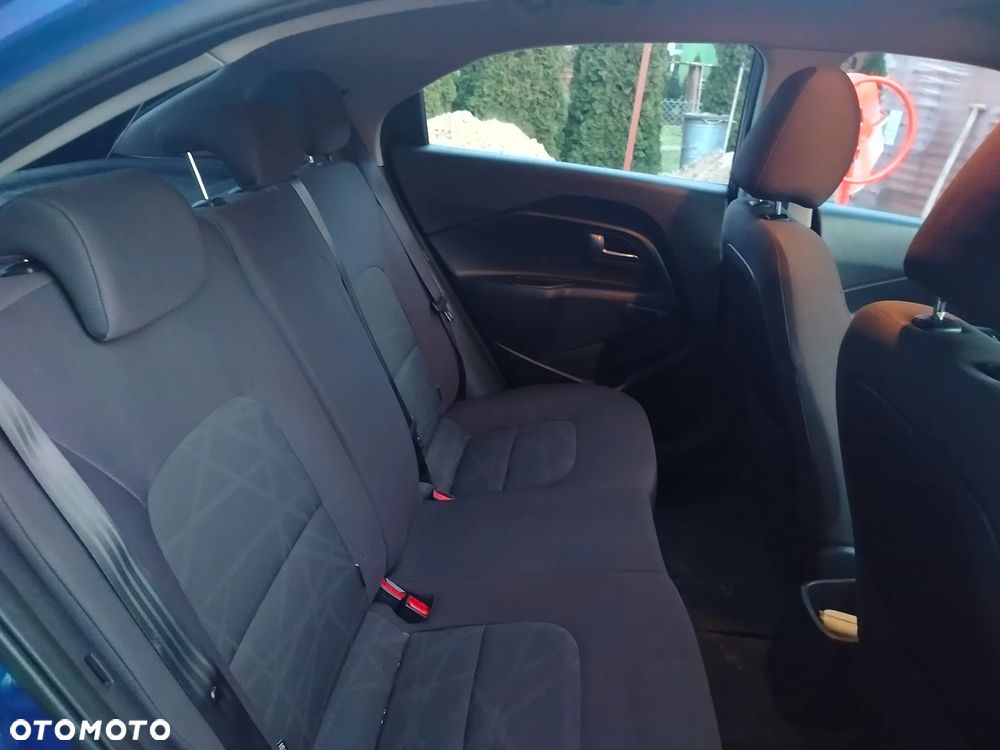 Kia Rio - 24