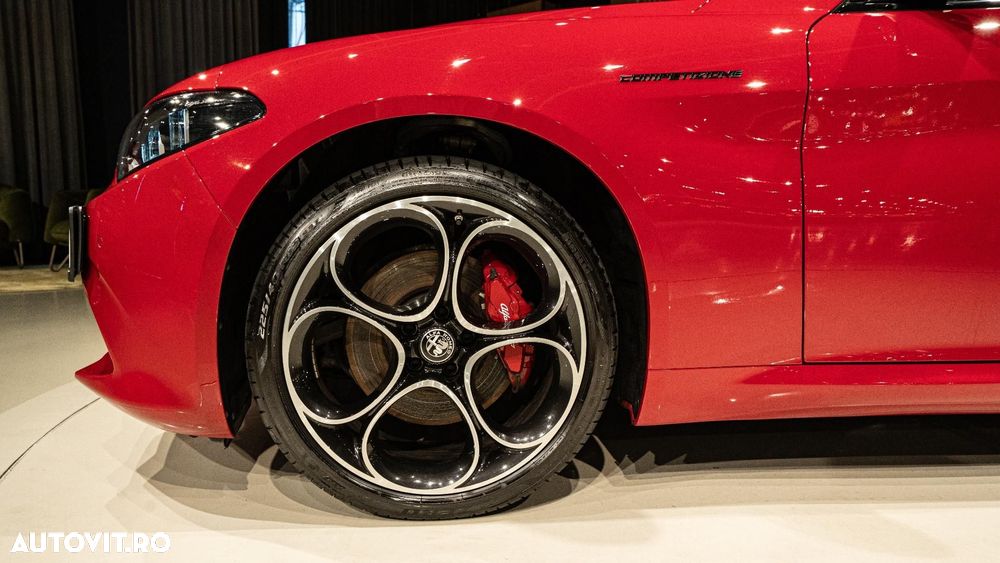 Alfa Romeo Giulia 2.0 Turbo 16V AT8-Q4 Competizione - 12