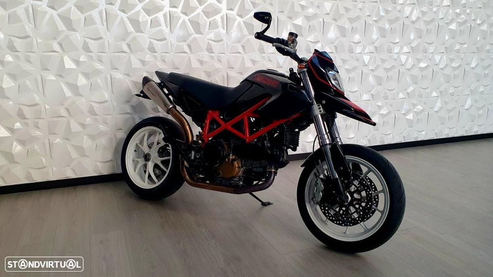Ducati Hypermotard - 11