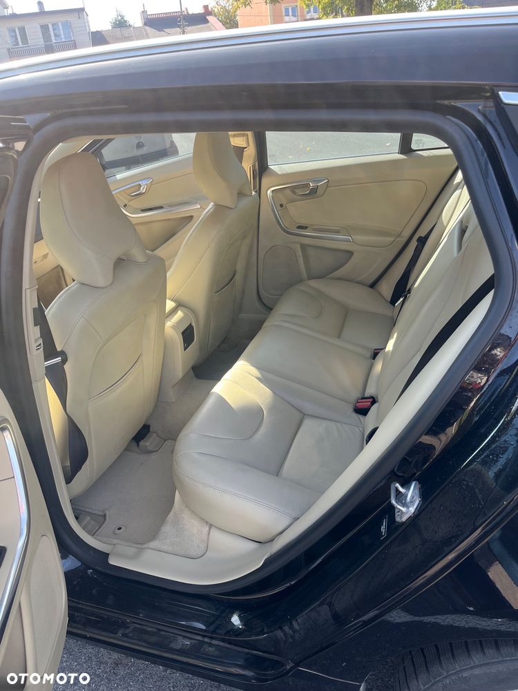 Volvo V60 - 11