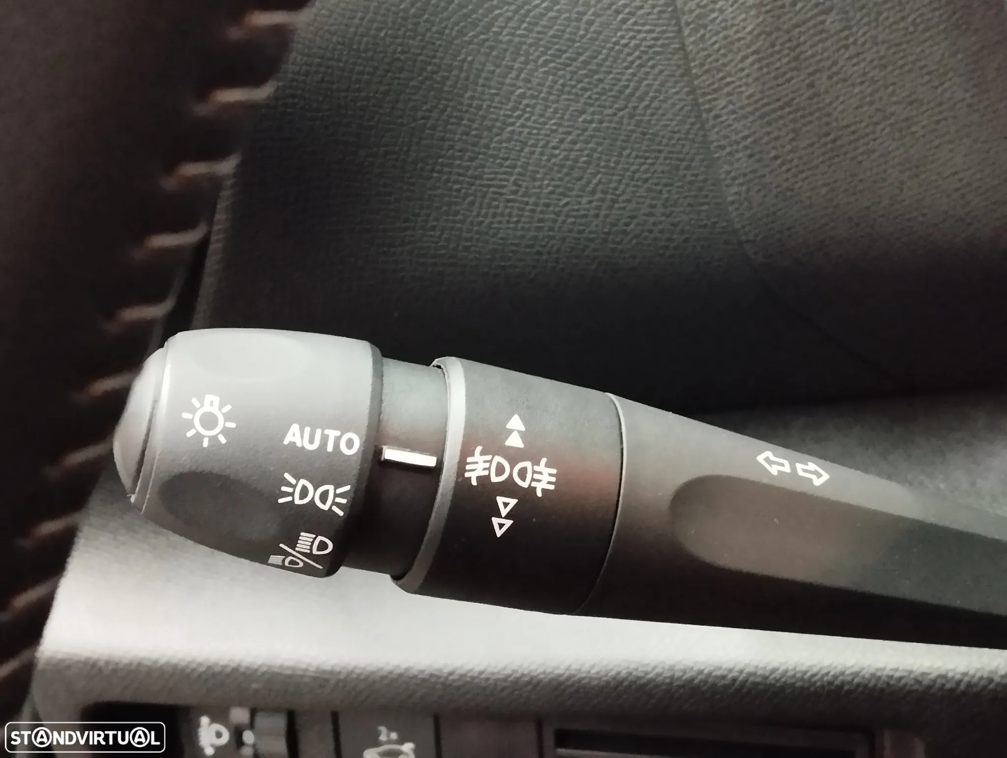 Citroën C4 X 1.2 PureTech Feel Pack EAT8 - 26