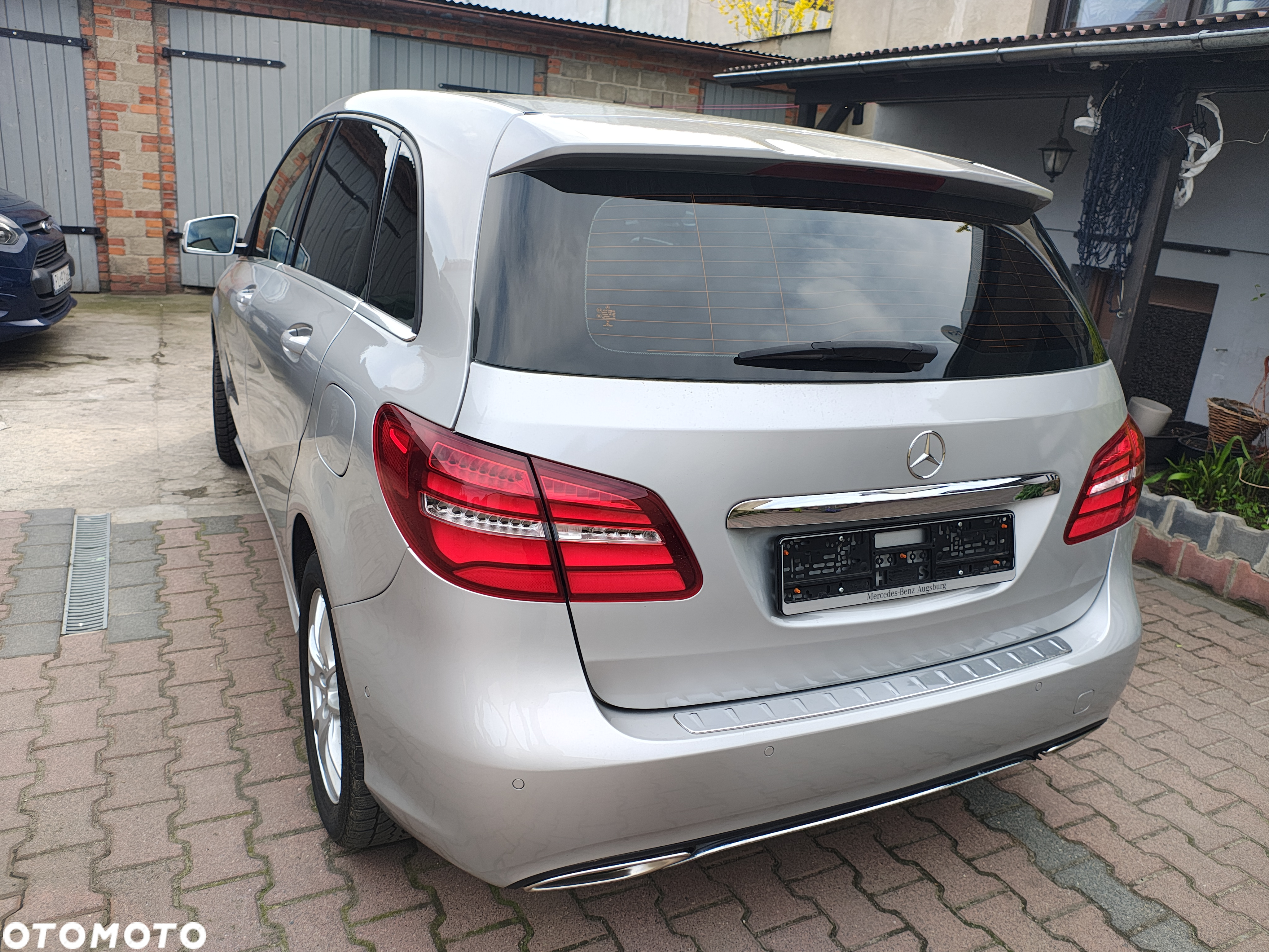 Mercedes-Benz Klasa B 180 (BlueEFFICIENCY) - 3