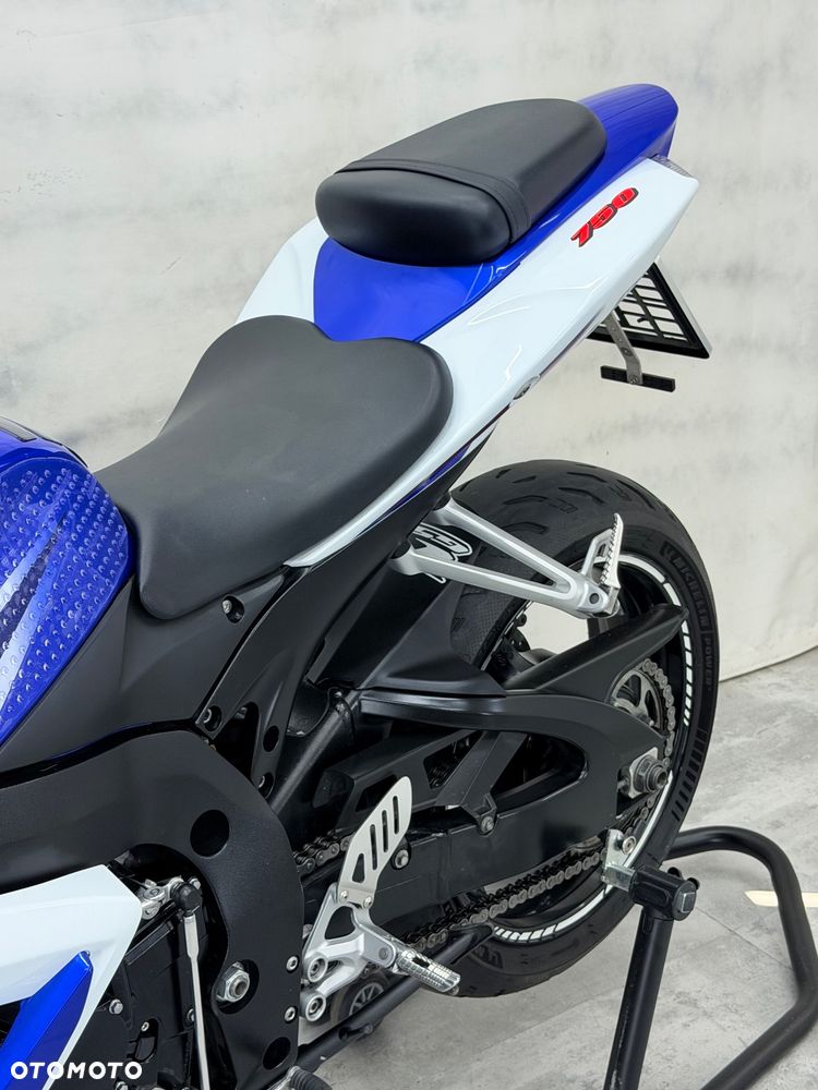 Suzuki GSX-R - 15