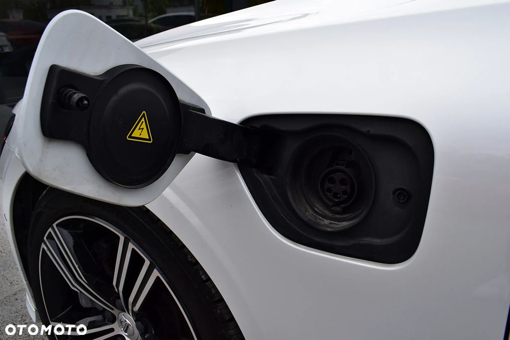 Volvo S60 T8 AWD Plug-In Hybrid Polestar Engineered - 27