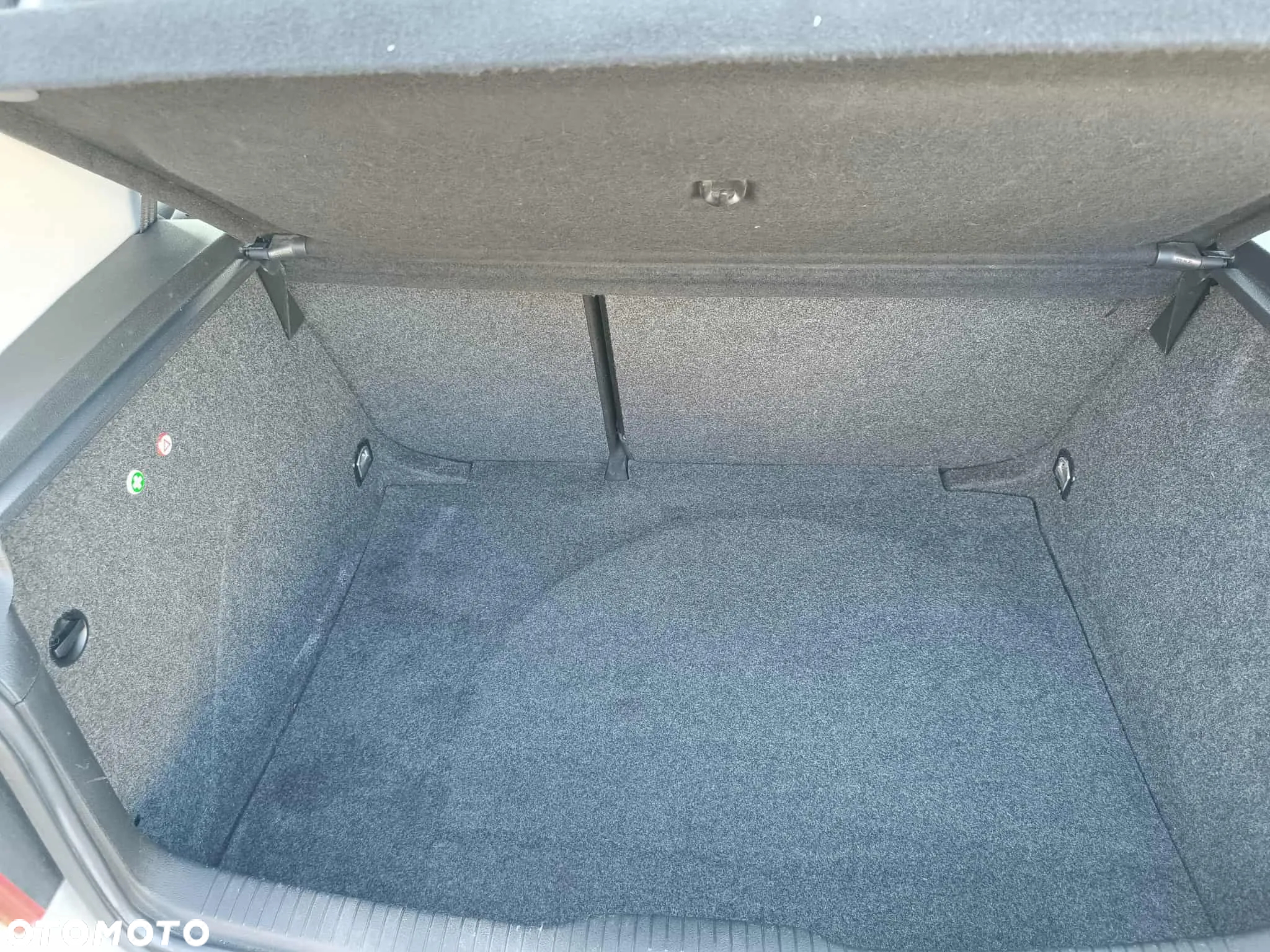 Volkswagen Golf 1.6 - 17
