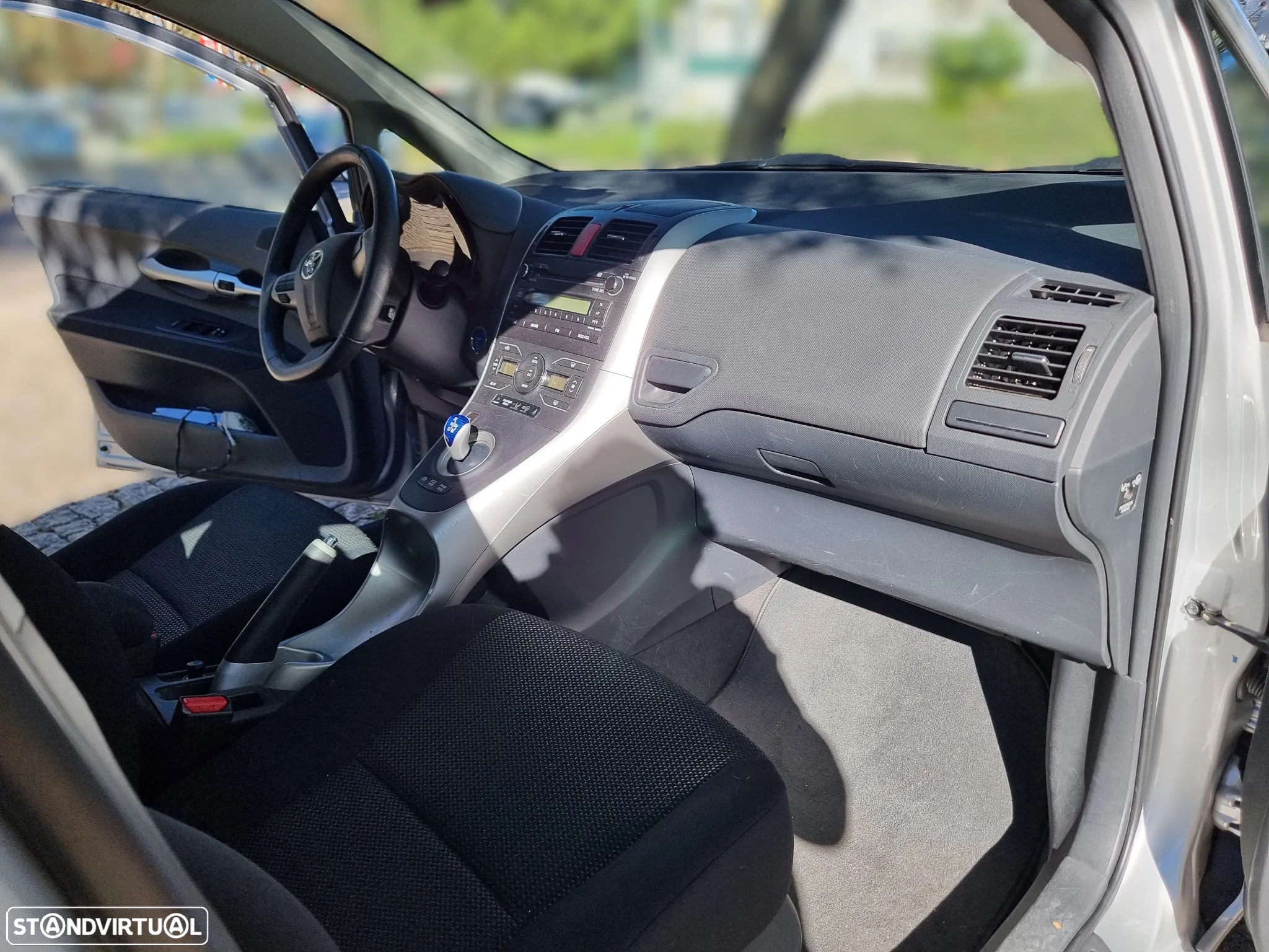 Toyota Auris 1.8 HSD P.Te.+JLL17 - 10