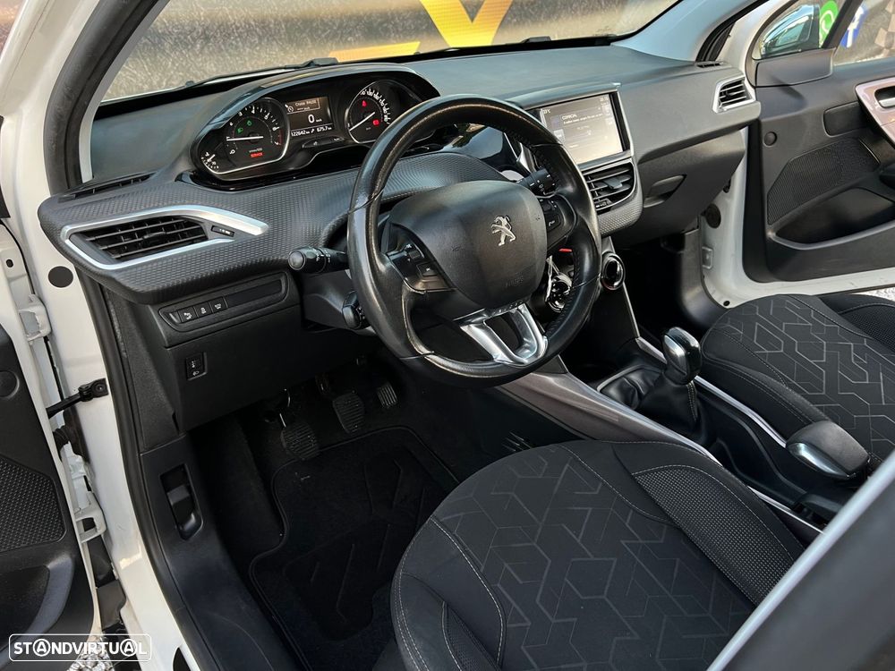 Peugeot 2008 1.2 PureTech GT Line - 11