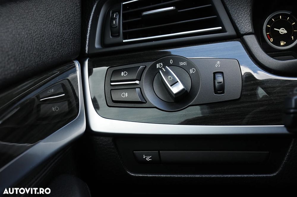 BMW Seria 5 520d Aut. - 13