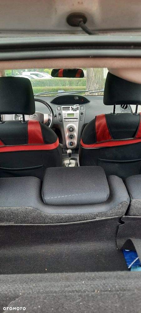 Toyota Yaris - 7